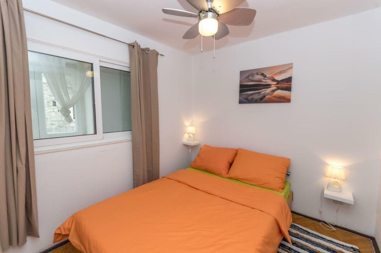 Dalmatinska Kuca Blanka Villa Kastela Exterior photo
