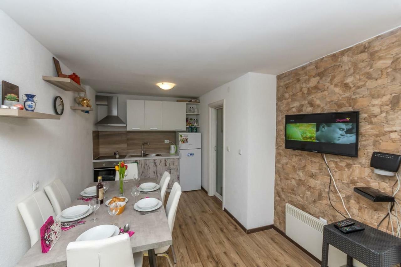 Dalmatinska Kuca Blanka Villa Kastela Exterior photo